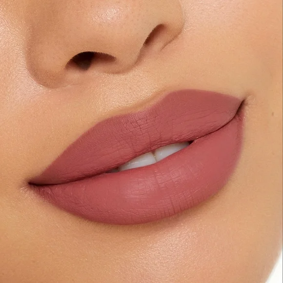 "Stassie" Matte Lip Kit - Picture 8 of 16